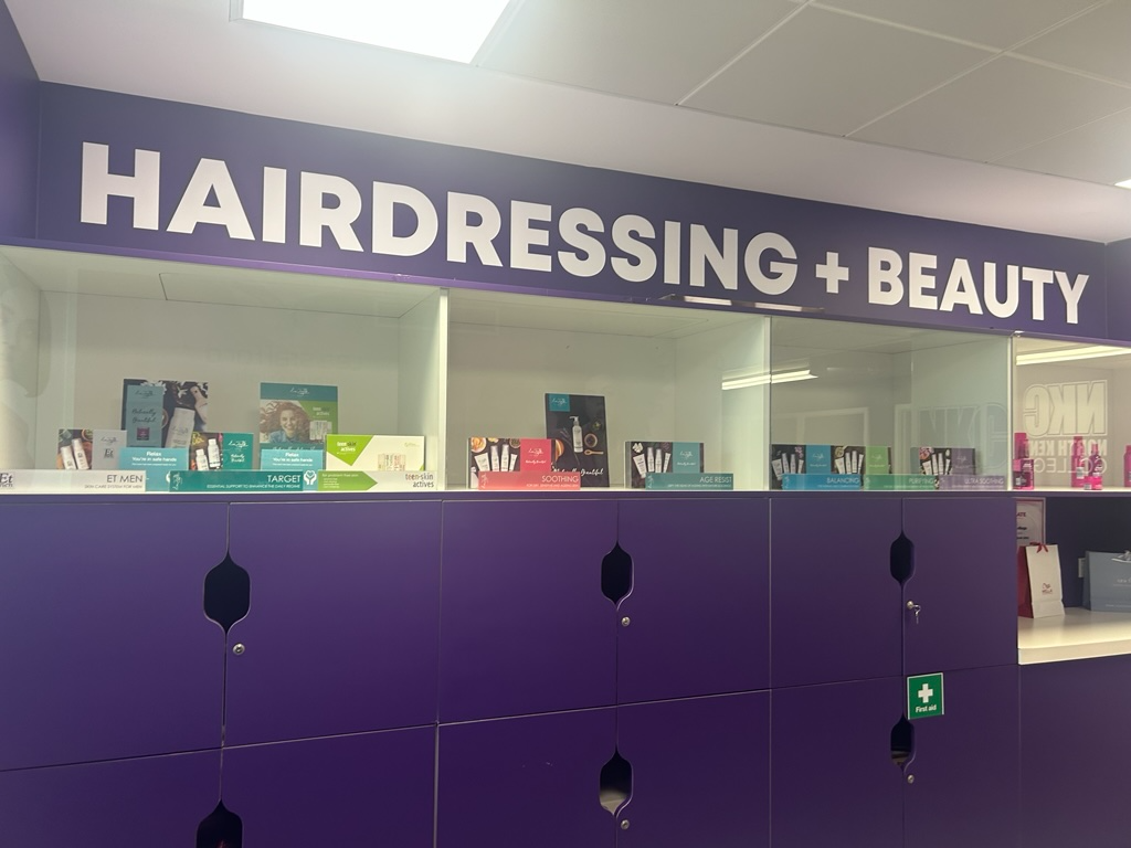 Hairdressing and beauty reception